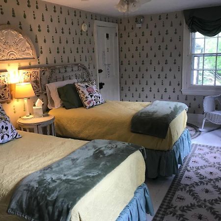 채즈포드 Wild Wisteria B&B 외부 사진