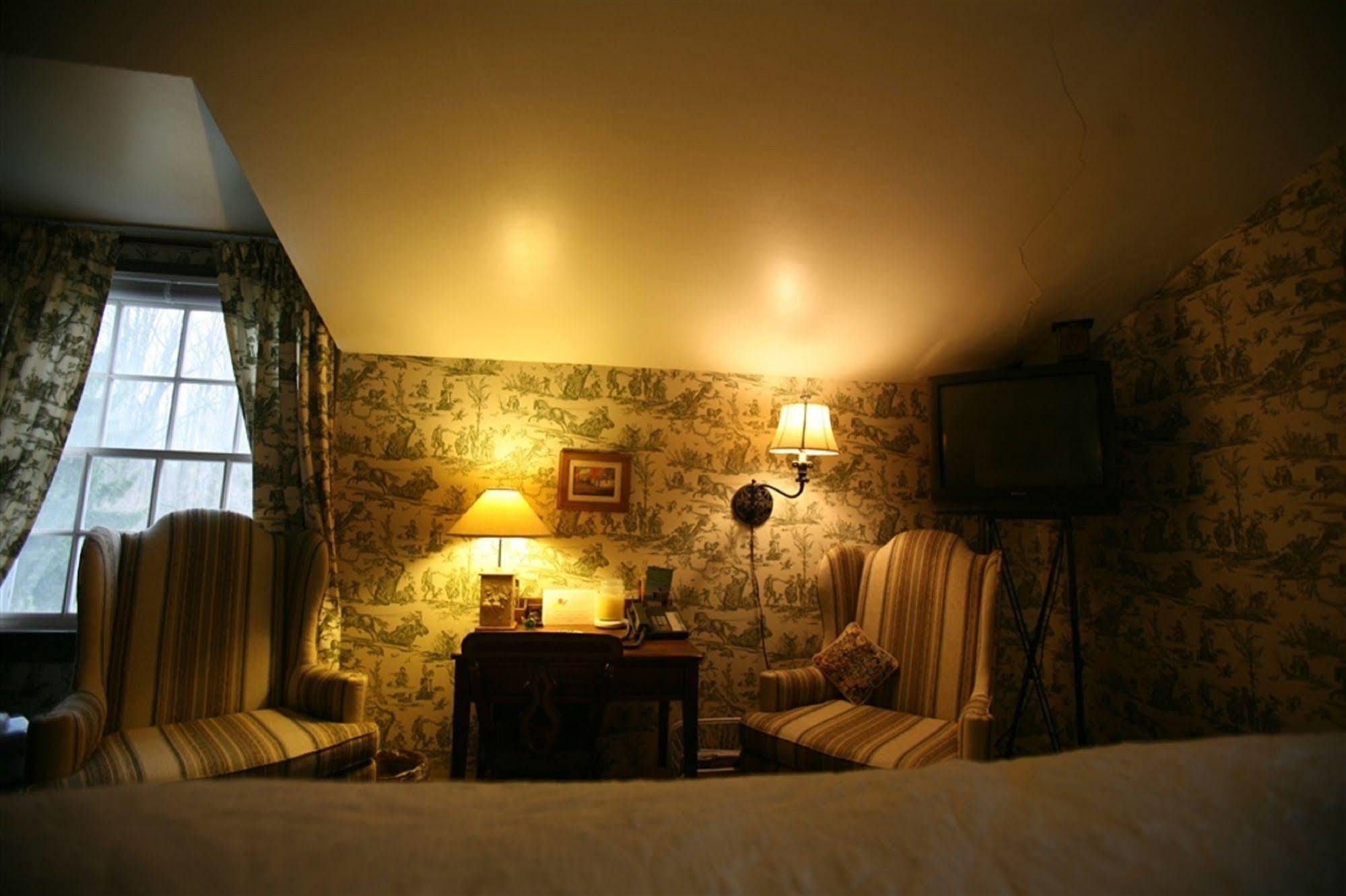 채즈포드 Wild Wisteria B&B 외부 사진
