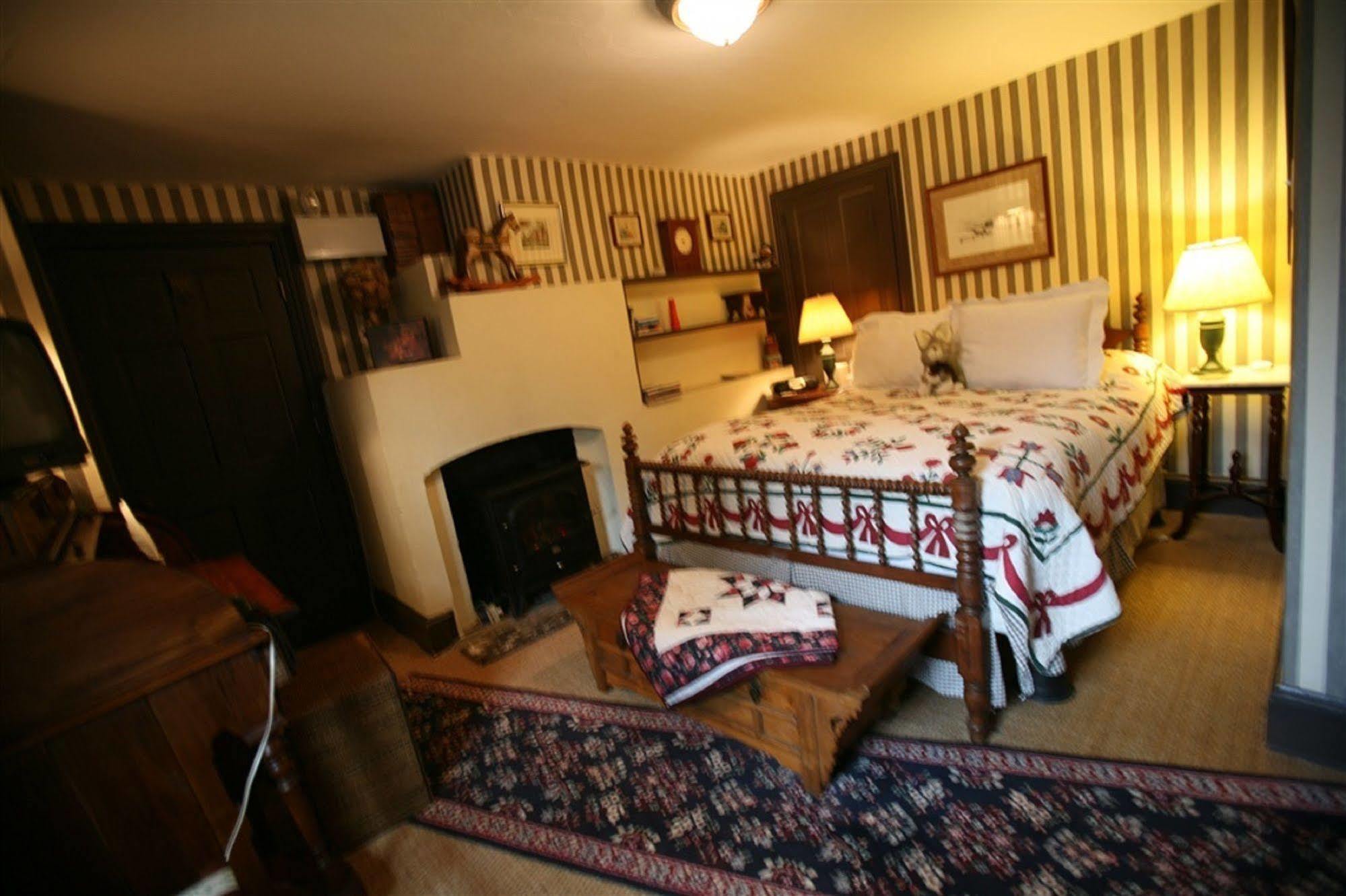 채즈포드 Wild Wisteria B&B 외부 사진
